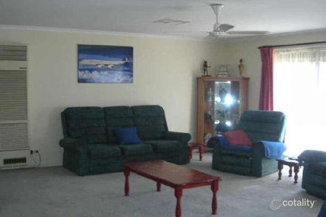 Property photo of 25 Manson Drive Melton South VIC 3338