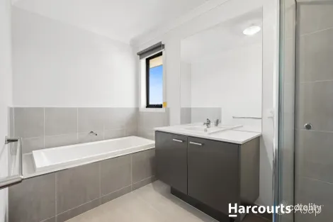 Property photo of 16 Meyer Crescent Clyde North VIC 3978