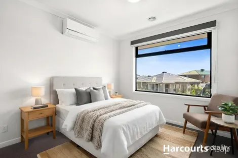 Property photo of 16 Meyer Crescent Clyde North VIC 3978