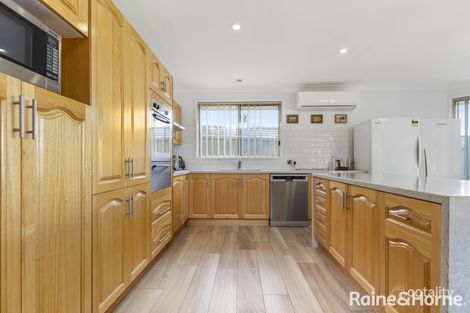 Property photo of 5 Springvale Circuit Cameron Park NSW 2285