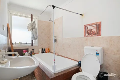 Property photo of 30 Pohlman Street Heathcote VIC 3523