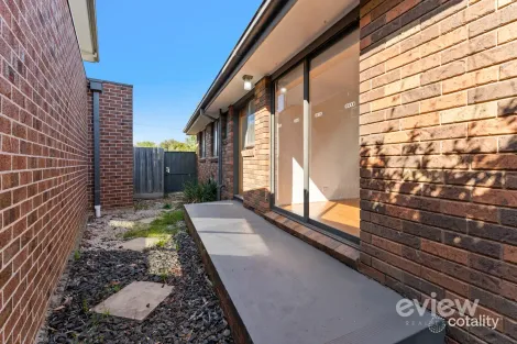 Property photo of 19 Somerset Close Werribee VIC 3030