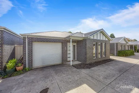 4/111 Lexton St, Lake Wendouree, VIC 3350