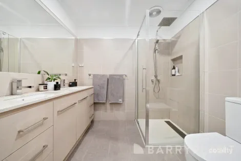 Property photo of 15 Oakden Drive Bundoora VIC 3083