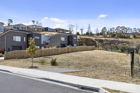 8 Dowding Cres, New Town, TAS 7008