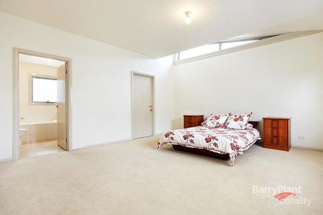 Property photo of 2 Sentinel Way Doncaster VIC 3108