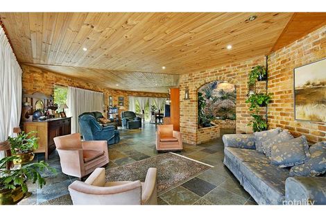 Property photo of 15 Anniversary Place Tuggerah NSW 2259
