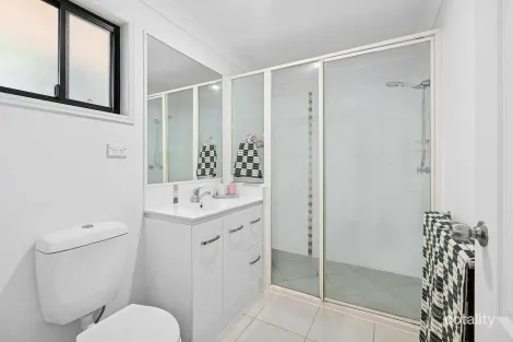 Property photo of 8 William Close Gracemere QLD 4702