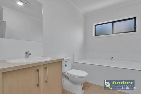 Property photo of 12 Verdale Crescent Munno Para Downs SA 5115