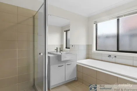 Property photo of 30 Maxfield Road Keysborough VIC 3173