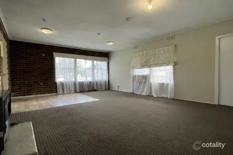 Property photo of 4 Orange Court Doveton VIC 3177