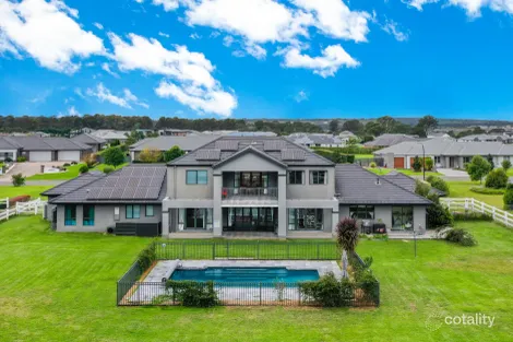 Property photo of 17 Halmstad Boulevard Luddenham NSW 2745