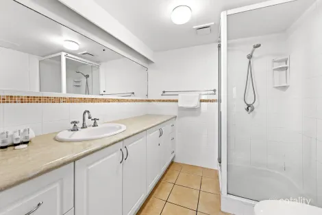 Property photo of 8/121 Surf Parade Broadbeach QLD 4218