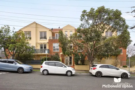 Property photo of 13/2 North Avenue Strathmore VIC 3041