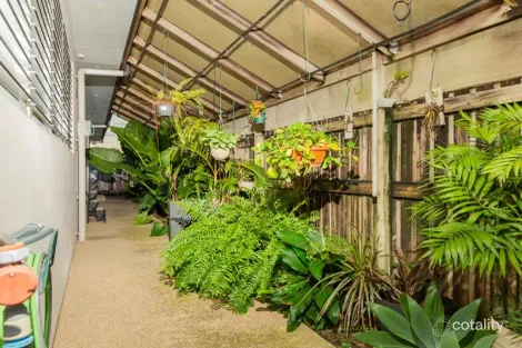 Property photo of 21 Douglas Crescent Rural View QLD 4740