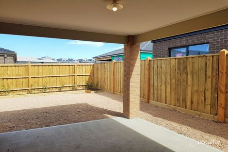 Property photo of 9 Docker Circuit Mickleham VIC 3064