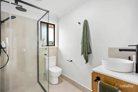 Property photo of 1/38 Alandale Avenue Figtree NSW 2525
