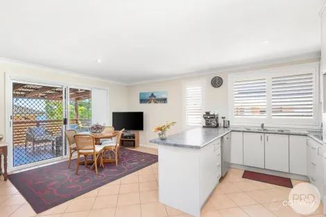 Property photo of 18 Grandview Close Soldiers Point NSW 2317