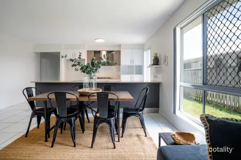 Property photo of 20 Antonio Place Coomera QLD 4209