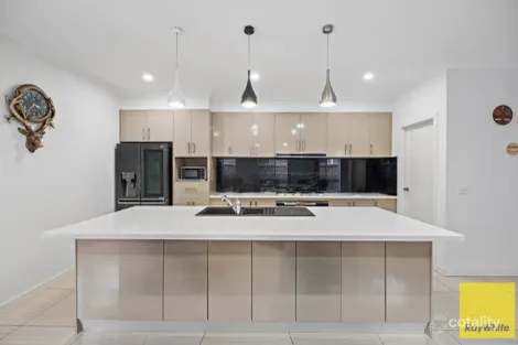 Property photo of 11 Hanover Street Point Cook VIC 3030