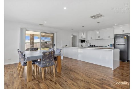 Property photo of 24 Darcy Drive Boorooma NSW 2650