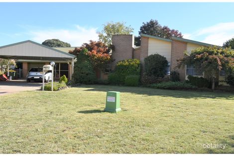 Property photo of 10 Maple Place Blayney NSW 2799