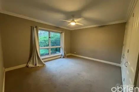 Property photo of 16 McEvoy Drive Eldorado VIC 3746