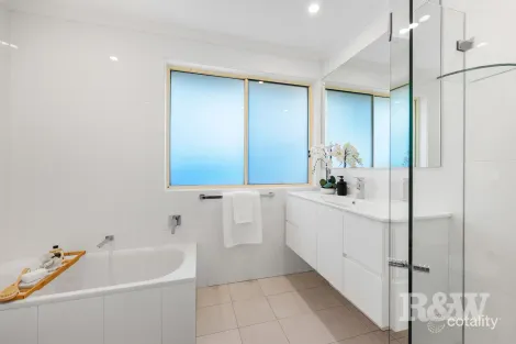 Property photo of 27 St James Place Appin NSW 2560
