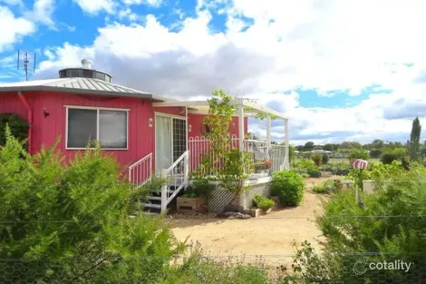 Property photo of 46 Tenterfield Street Wallangarra QLD 4383