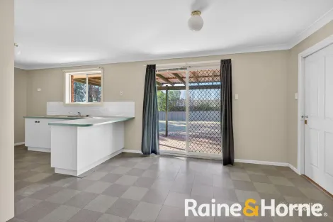 Property photo of 18 Murrayfield Drive Dubbo NSW 2830