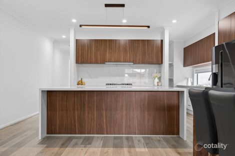 Property photo of 20 Chalcot Circuit Fraser Rise VIC 3336