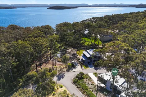 Property photo of 38 Freshwater Crescent Murrays Beach NSW 2281