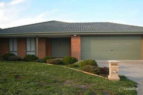 Property photo of 16 Mitchell Court Berwick VIC 3806