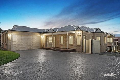 Property photo of 19 Riviera Drive Berwick VIC 3806