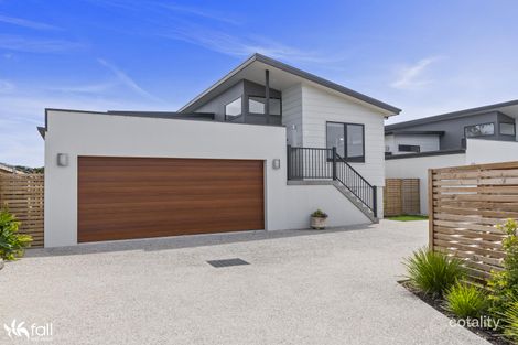 2/52 North Tce, Lauderdale, TAS 7021