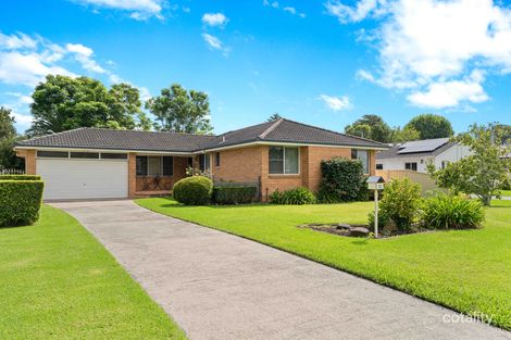 15 Lyrebird Dr, Nowra, NSW 2541