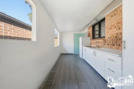 Property photo of 11 Walshe Grove Bidwill NSW 2770