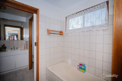 Property photo of 25 Powell Street Roma QLD 4455