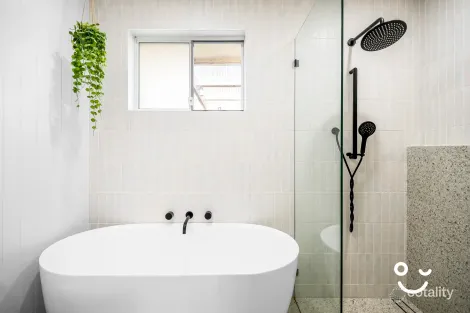 Property photo of 191 Jacaranda Avenue Figtree NSW 2525
