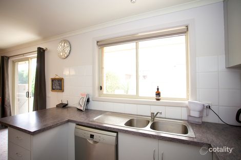 Property photo of 24 Knowles Street Horsham VIC 3400