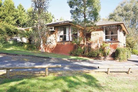 24 Janson Rd, Brown Hill, VIC 3350