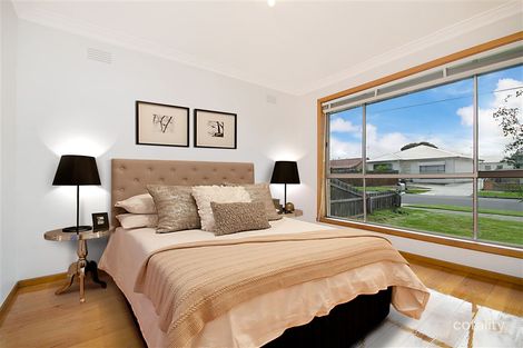 Property photo of 30 Maple Crescent Bell Park VIC 3215