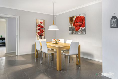 Property photo of 2/3 Garden Grove Skye VIC 3977