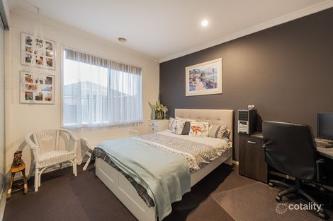 Property photo of 18 Kindred Avenue Cranbourne North VIC 3977