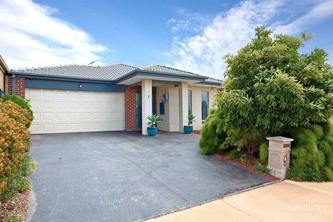 2 Enright Pde, Point Cook, VIC 3030