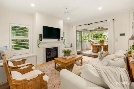 Property photo of 10 Frances Avenue Kalinga QLD 4030