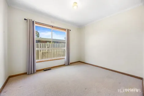 Property photo of 3 Stamford Street Wendouree VIC 3355