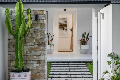 Property photo of 20 Sonder Street Broadbeach Waters QLD 4218