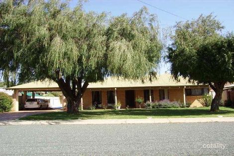 15 Forward Ct, High Wycombe, WA 6057