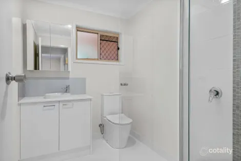 Property photo of 1/241A Klingner Road Kippa-Ring QLD 4021
